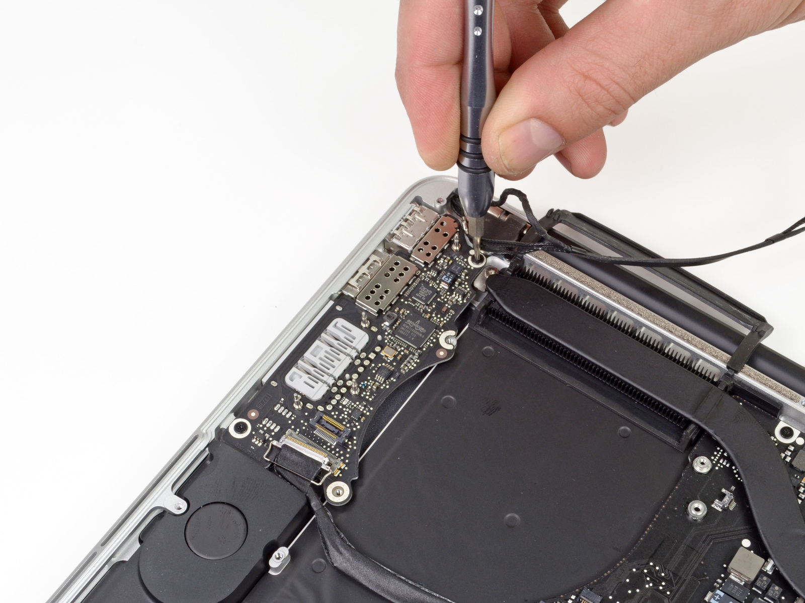 Ремонт MacBook Pro A1990 в Харькове