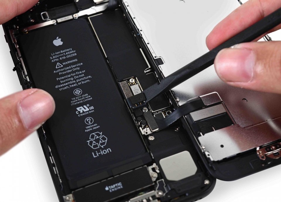 Замена аккумулятора iPhone